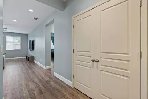 Entry Way - 3926 E Myrtle Ave, Visalia, CA 93292 photo 5 of 14