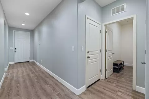 Entry Way - 3926 E Myrtle Ave, Visalia, CA 93292 photo 3 of 14
