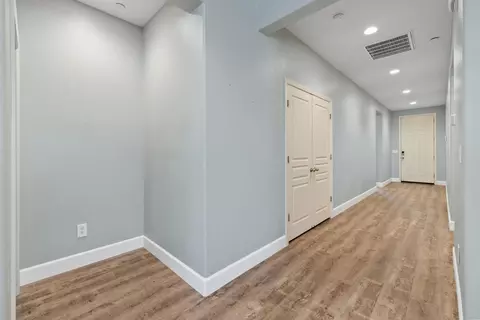 Entry Way - 3926 E Myrtle Ave, Visalia, CA 93292 photo 10 of 14