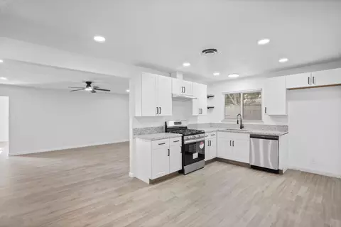 1025 Linda Ln, Lemoore, CA 93245 photo 9