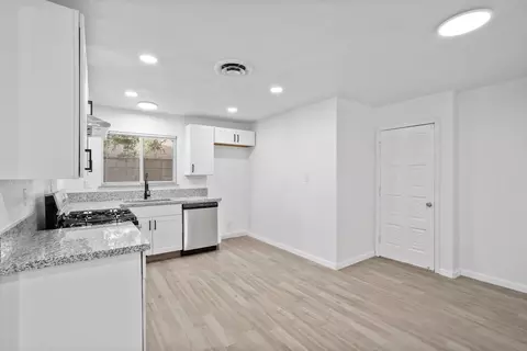 1025 Linda Ln, Lemoore, CA 93245 photo 8