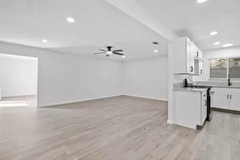 1025 Linda Ln, Lemoore, CA 93245 photo 6