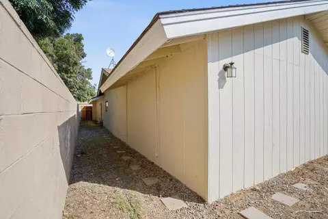 1025 Linda Ln, Lemoore, CA 93245 photo 31