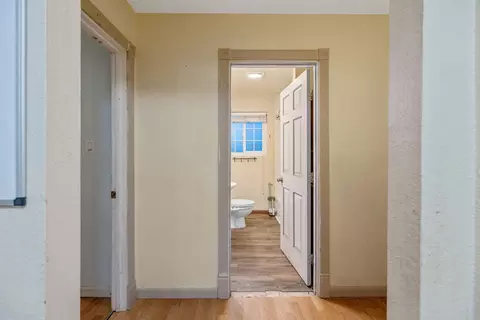 Entry Way - 930 W Iona Ave, Lemoore, CA 93245 photo 4 of 4