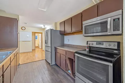 Kitchen - 930 W Iona Ave, Lemoore, CA 93245 photo 3 of 3