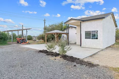 Exterior - 930 W Iona Ave, Lemoore, CA 93245 photo 3 of 10