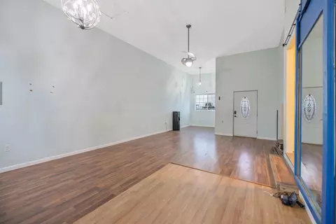 Living - 930 W Iona Ave, Lemoore, CA 93245 photo 2 of 4