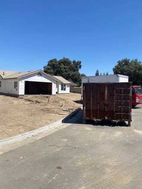 1186 S Royal Oak Pl W, Porterville, CA 93257