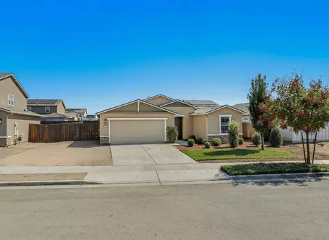3336 N Moreno St, Visalia, CA 93291