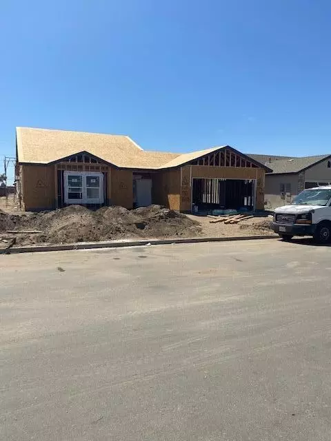 1175 S Ohio Pl E, Porterville, CA 93257