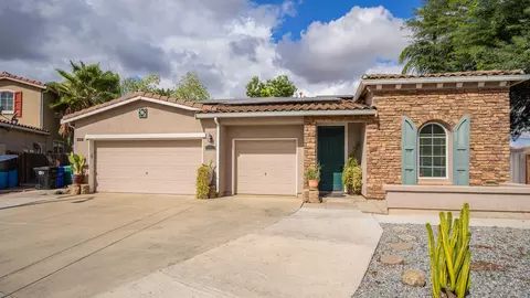 631 N Doree Pl, Porterville, CA 93257
