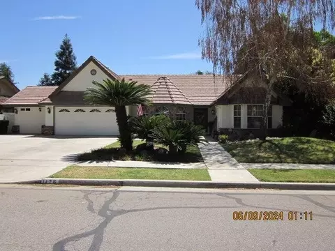 1126 N Linwood St, Visalia, CA 93291