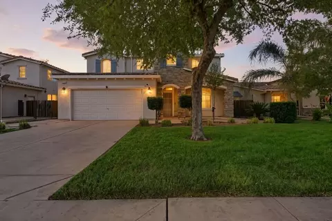 330 Wawona Ave, Corcoran, CA 93212