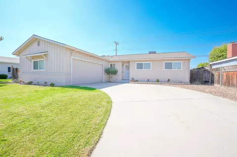 2245 S Sallee St, Visalia, CA 93277