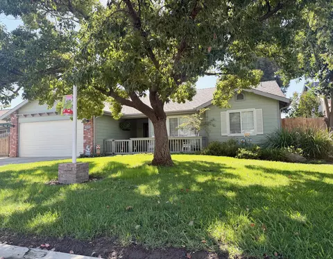 3229 W Loyola Ave, Visalia, CA 93277