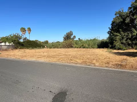 W Vandalia Avenue, Porterville, CA 93257