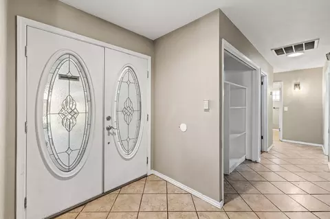 Entry Way - 1687 Kaweah Dr, Tulare, CA 93274 photo 2 of 2