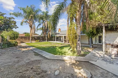 Exterior - 1687 Kaweah Dr, Tulare, CA 93274 photo 9 of 9