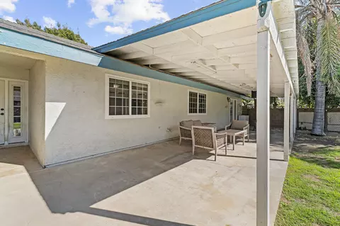 Exterior - 1687 Kaweah Dr, Tulare, CA 93274 photo 6 of 9