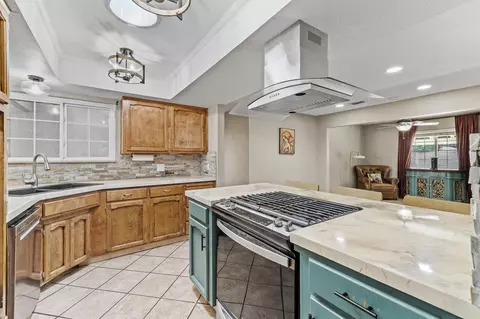 Kitchen - 1687 Kaweah Dr, Tulare, CA 93274 photo 8 of 8