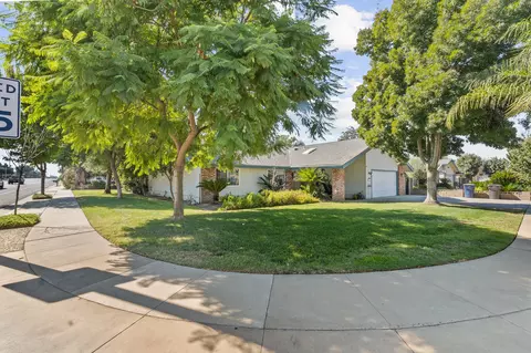 Exterior - 1687 Kaweah Dr, Tulare, CA 93274 photo 2 of 9