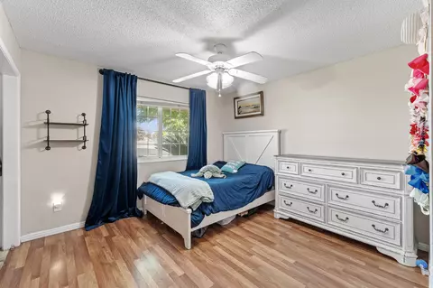 Bedroom - 1687 Kaweah Dr, Tulare, CA 93274 photo 3 of 4