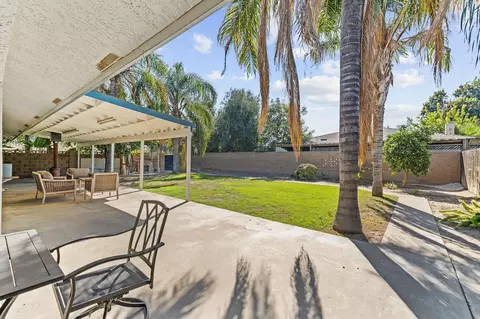 Exterior - 1687 Kaweah Dr, Tulare, CA 93274 photo 4 of 9