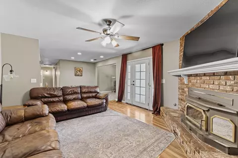 Other - 1687 Kaweah Dr, Tulare, CA 93274 photo 3 of 10