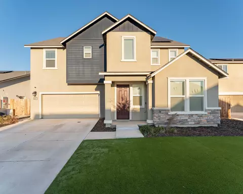 2242 S Manzanita Ct, Visalia, CA 93292