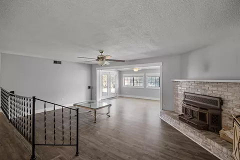 Living - 2242 E Howard Ave, Visalia, CA 93292 photo 1 of 3
