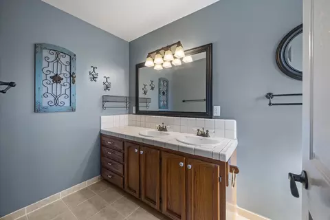 Bath - 2242 E Howard Ave, Visalia, CA 93292 photo 1 of 3