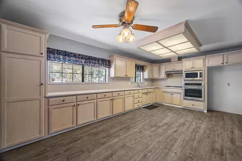 Kitchen - 2242 E Howard Ave, Visalia, CA 93292 photo 1 of 4