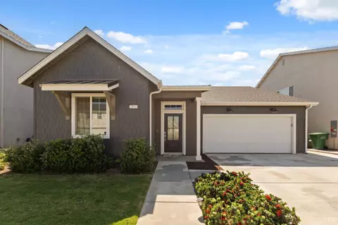 2533 W Claridge Way, Hanford, CA 93230