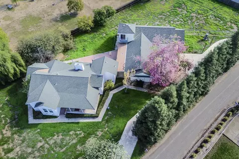 View/Area - 2535 W Visalia Rd #B, Exeter, CA 93221 photo 4 of 5