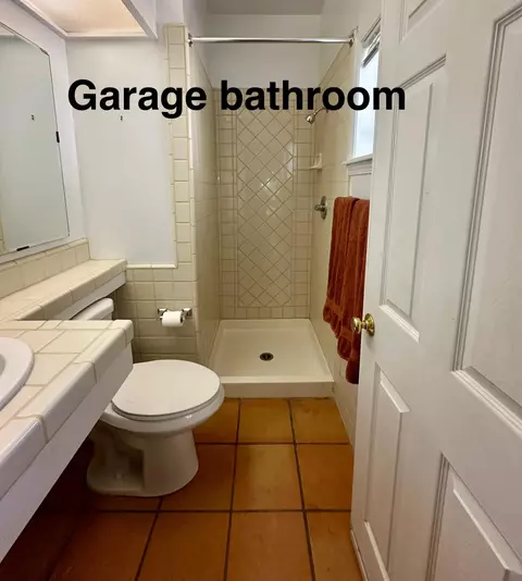Bath - 2535 W Visalia Rd #B, Exeter, CA 93221 photo 9 of 9