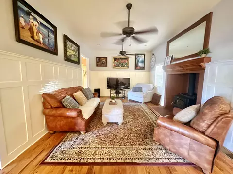 Living - 2535 W Visalia Rd #B, Exeter, CA 93221 photo 6 of 7