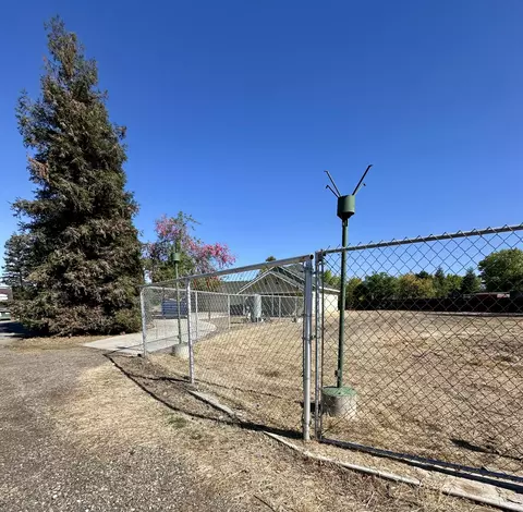 Exterior - 2535 W Visalia Rd #B, Exeter, CA 93221 photo 18 of 20