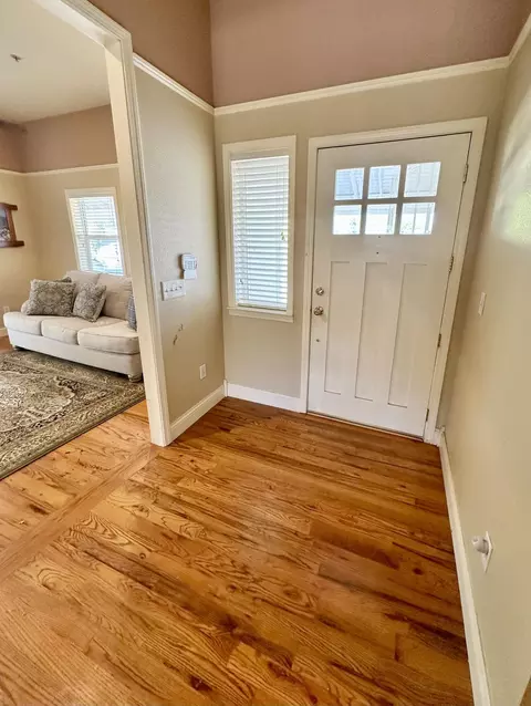 Entry Way - 2535 W Visalia Rd #B, Exeter, CA 93221 photo 1 of 3