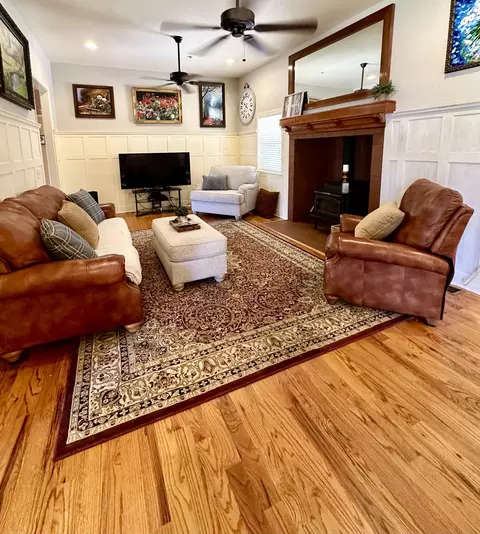 Living - 2535 W Visalia Rd #B, Exeter, CA 93221 photo 4 of 7