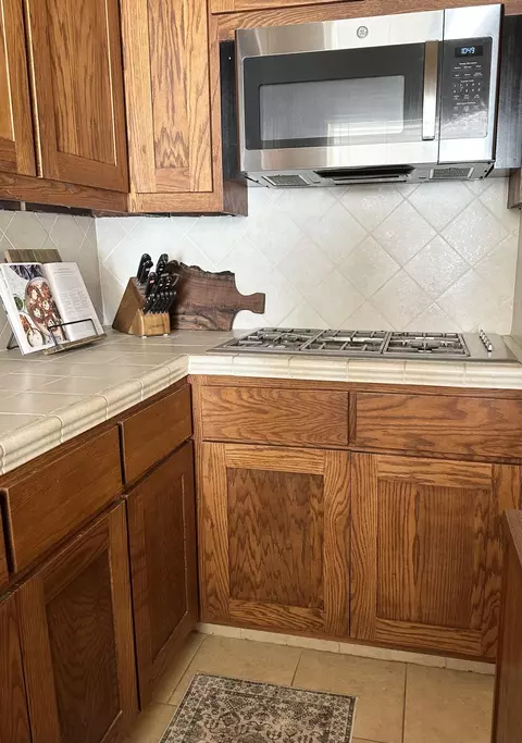 Kitchen - 2535 W Visalia Rd #B, Exeter, CA 93221 photo 3 of 5