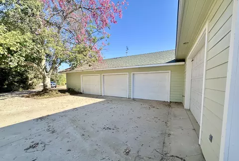 Exterior - 2535 W Visalia Rd #B, Exeter, CA 93221 photo 12 of 20