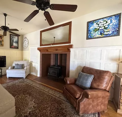 Living - 2535 W Visalia Rd #B, Exeter, CA 93221 photo 5 of 7