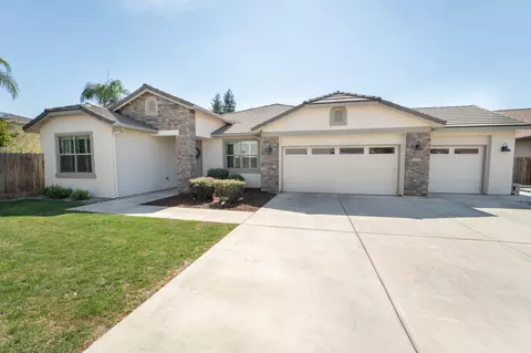 4038 S Atwood St W, Visalia, CA 93277