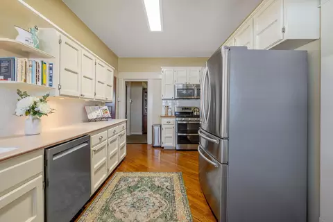 Kitchen - 224 N E St, Exeter, CA 93221 photo 3 of 4