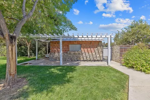 Exterior - 224 N E St, Exeter, CA 93221 photo 22 of 24