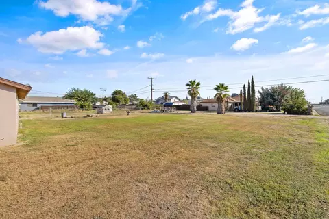 Exterior - 190 S Evans St, Tipton, CA 93272 photo 4 of 8