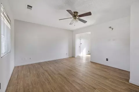 Living - 190 S Evans St, Tipton, CA 93272 photo 1 of 3