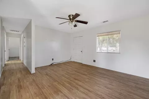 Entry Way - 190 S Evans St, Tipton, CA 93272 photo 1 of 5