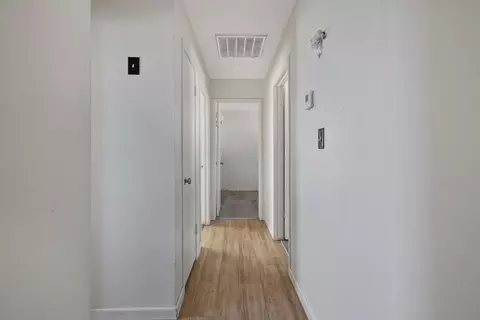 Entry Way - 190 S Evans St, Tipton, CA 93272 photo 4 of 5