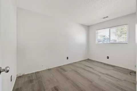 Bedroom - 190 S Evans St, Tipton, CA 93272 photo 2 of 5